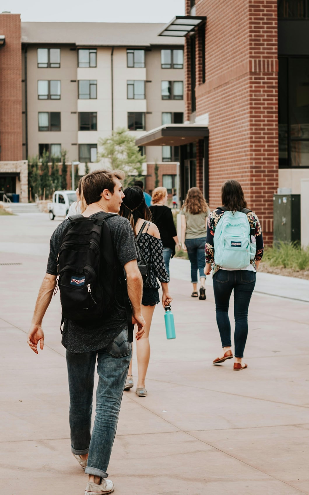 college students, walking on a college campus